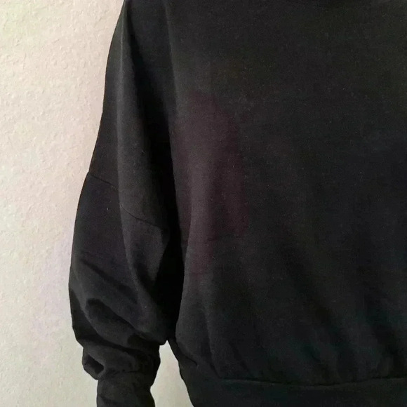 PULL OVER TOP - Picture 4 of 6